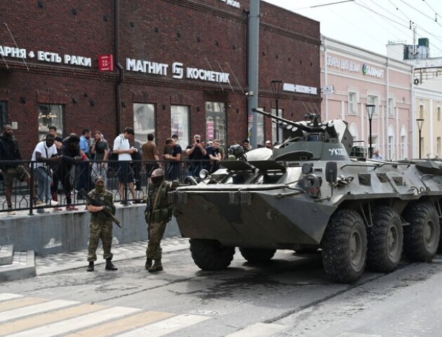 Переворот у росії: на вулицях Москви з’явилася військова техніка. ФОТО. ВІДЕО