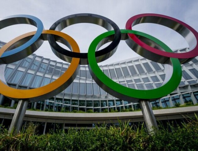 Близько 30 країн закликали МОК відсторонити росіян і білорусів від Олімпіади