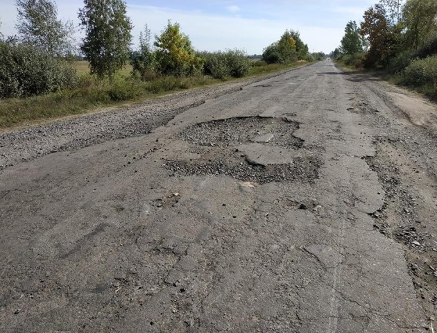 Показали «вбиту» дорогу до волинського села. ФОТО