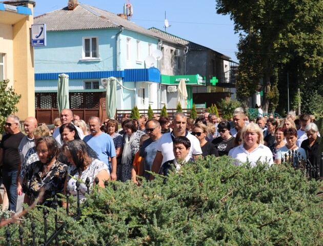 Вийшло все місто: у Горохові попрощались із Олександром Макітрою