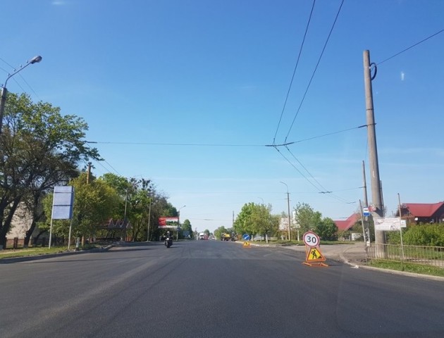 Небезпечна дорога: село біля Луцька потерпає від «автогонщиків». ВІДЕО