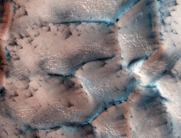 Під поверхнею Марса виявили величезні сховища чистої води