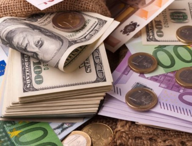 Курс валют на 25 травня: долар та євро почали рости