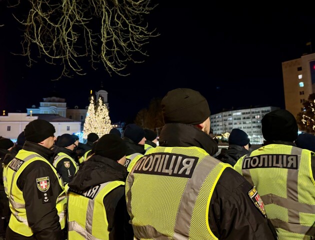 Без салютів і феєрверків, але з дронами. Як минула новорічна ніч на Волині