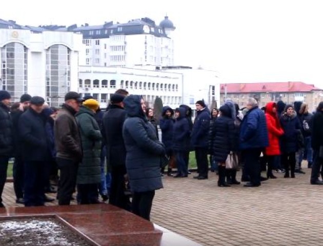 Як у Луцьку пройшла акція на підтримку полонених моряків. ВІДЕО