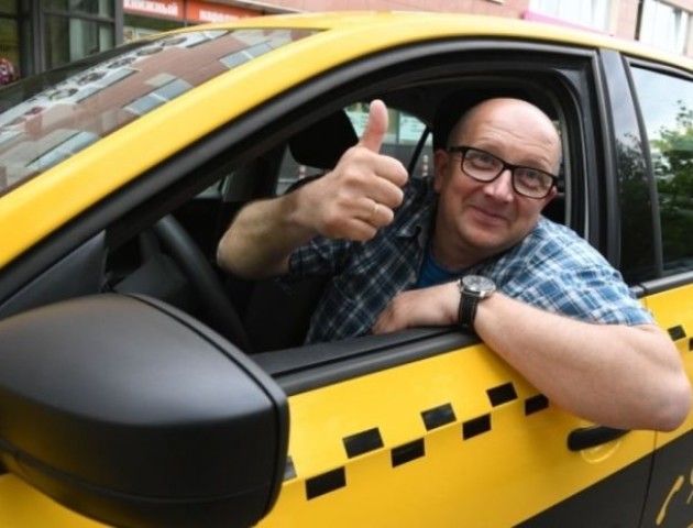 Засудили таксиста, який обікрав клієнта у Луцьку