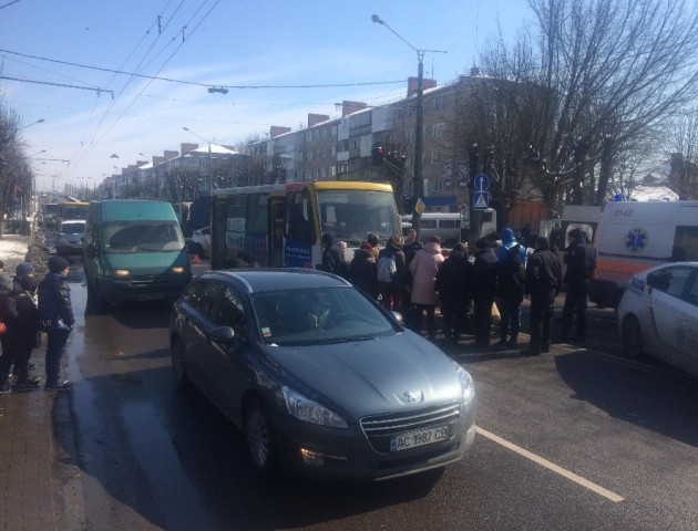 У Луцьку маршрутка збила дитину. ФОТО