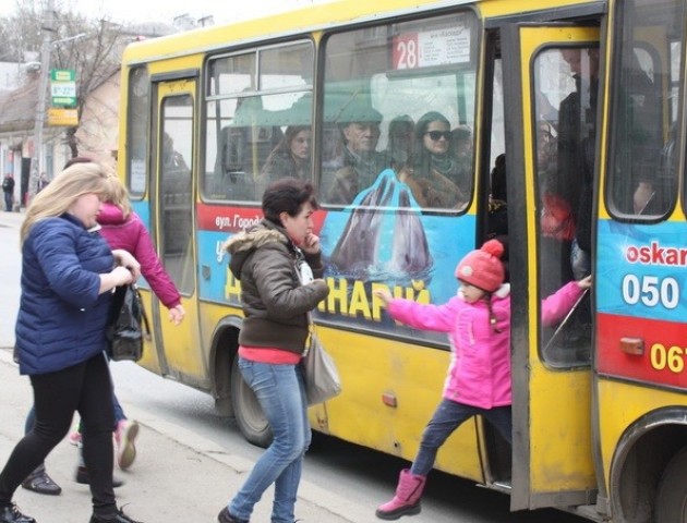Прокуратура домоглася скасування платного проїзду для дітей з багатодітних сімей у Нововолинську
