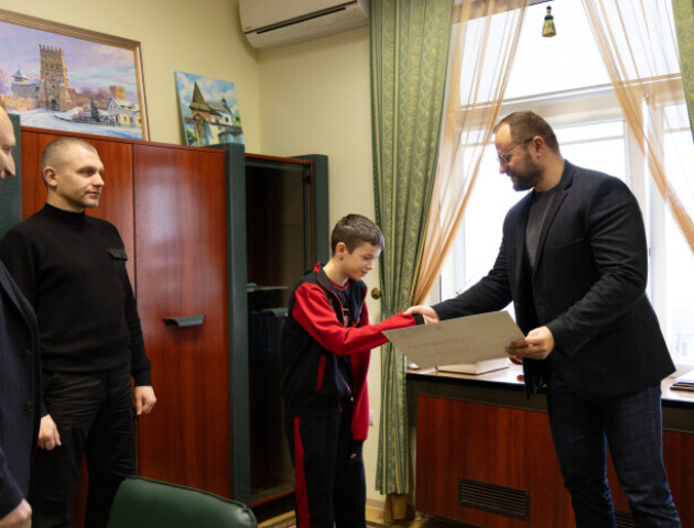 У Луцьку нагородили школяра, який встановив новий спортивний рекорд України