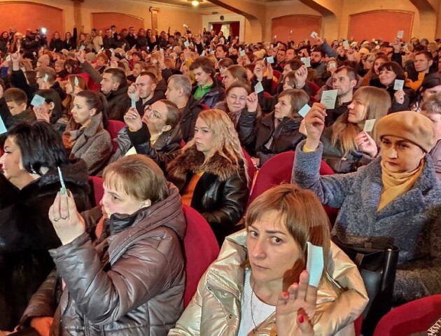 Громадські слухання щодо гостинного двору в Луцьку не завершили