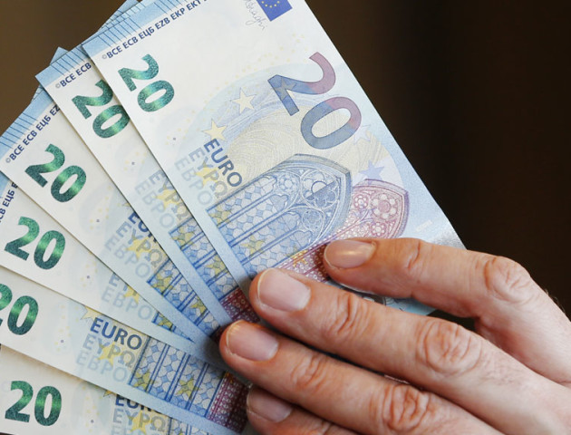 Курс валют на 7 травня: євро й надалі перебуває поза позначкою у 31 гривню