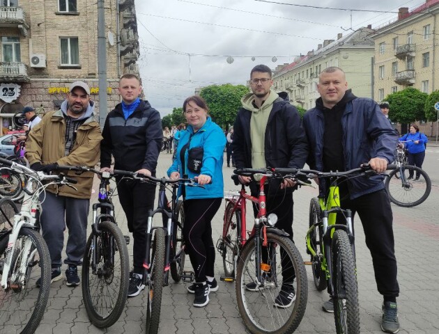 Велодень у Луцьку: вулицями міста їздило близько тисячі людей