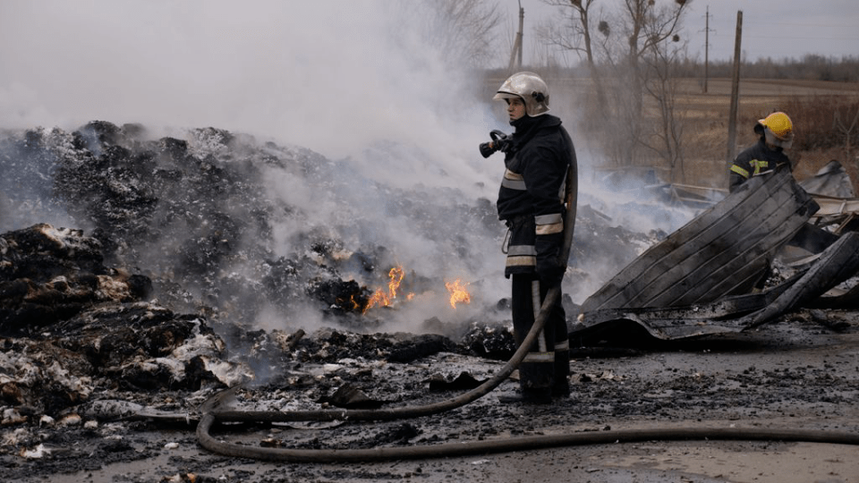 Випари можуть бути небезпечними: деталі пожежі на підприємстві біля Луцька