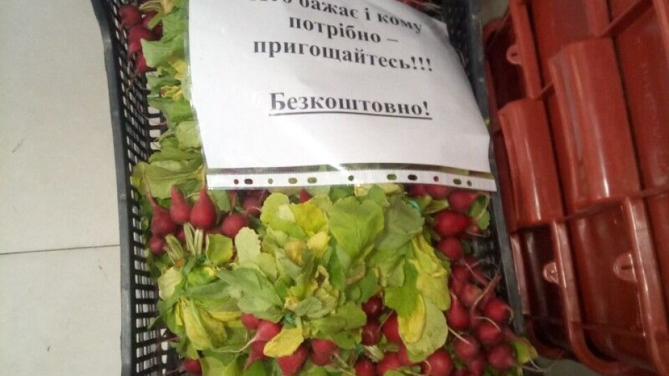 Агровиробники з Волині безкоштовно роздають огірки, редиску та зелень