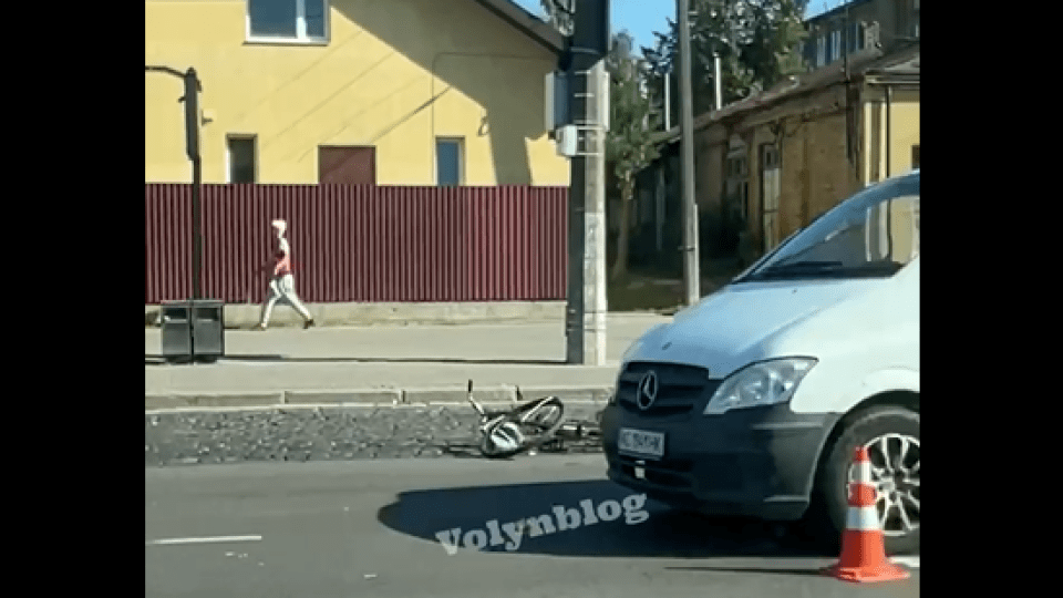 У Луцьку авто збило велосипедиста