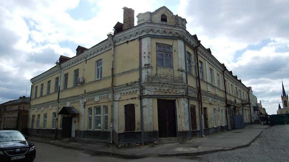 У будівлі на вулиці Кафедральній, що у Луцьку, зроблять готель і ресторан