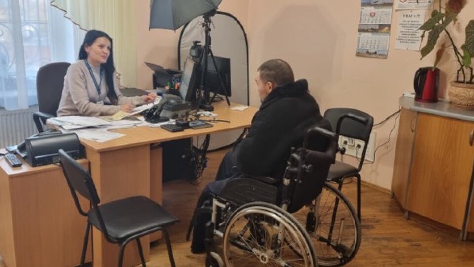 Безхатько «з-під драмтеатру» у Луцьку подав документи на оформлення паспорта