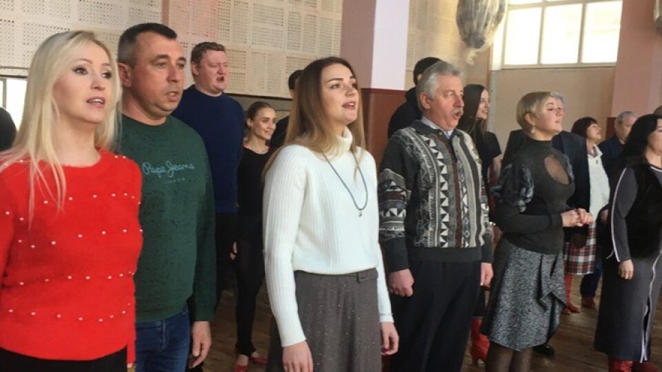Як артисти Волинського народного хору готують нову різдвяно-новорічну програму