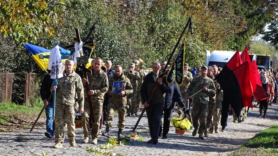 Громада на Волині провела в останню земну дорогу свого захисника. ФОТО