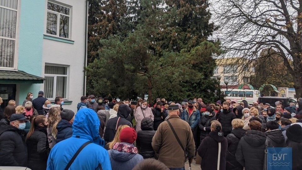 У Володимирі-Волинському підприємці вийшли на протест. Просять пом'якшити карантин