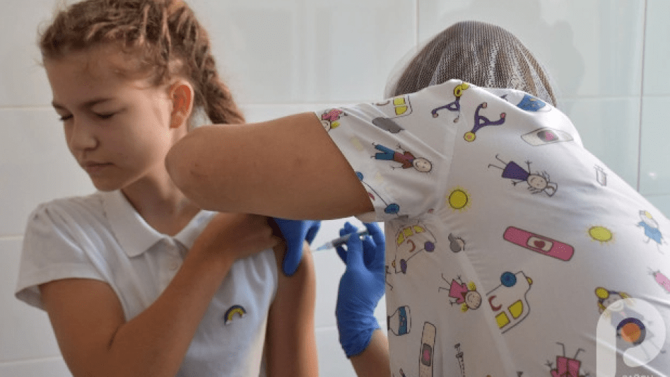 У Луцьку дівчат почали вакцинувати від папіломи шийки матки