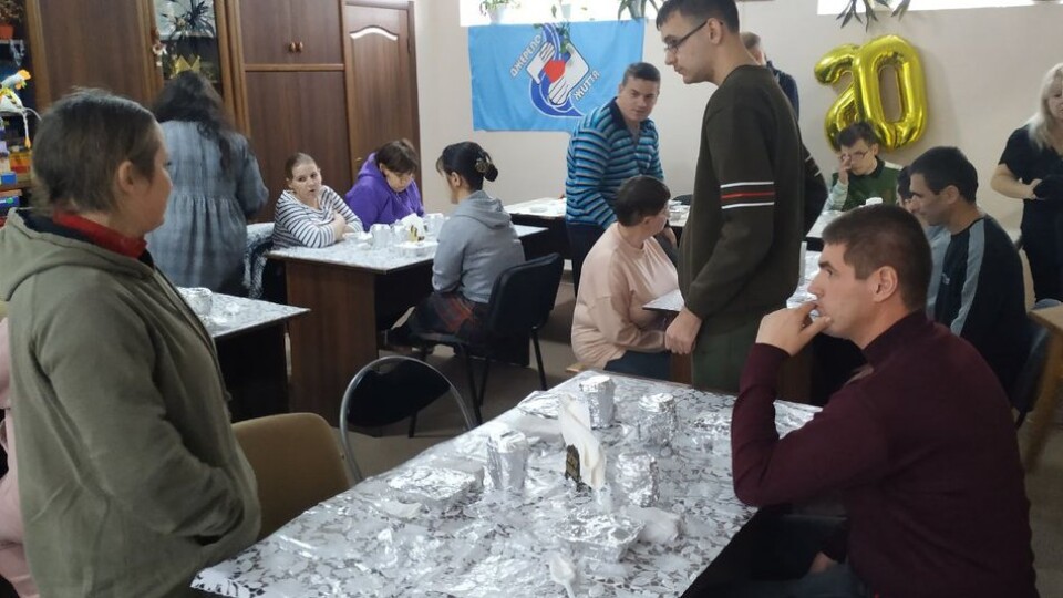 Кухня для потребуючих: у Луцьку волонтери роздають безплатні гарячі обіди