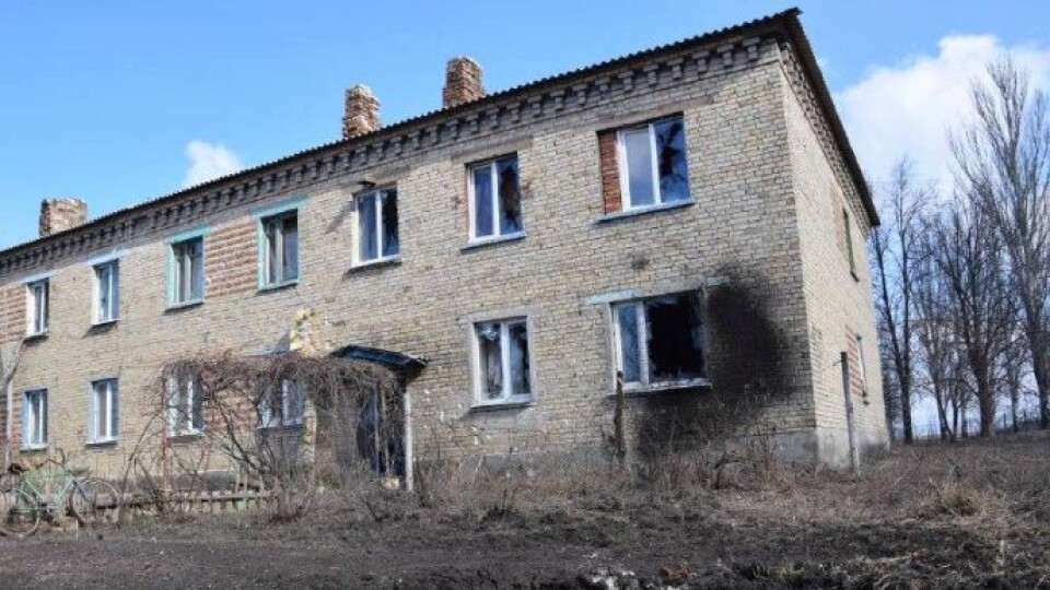 На Донбасі окупанти обстріляли дитсадок і будинки