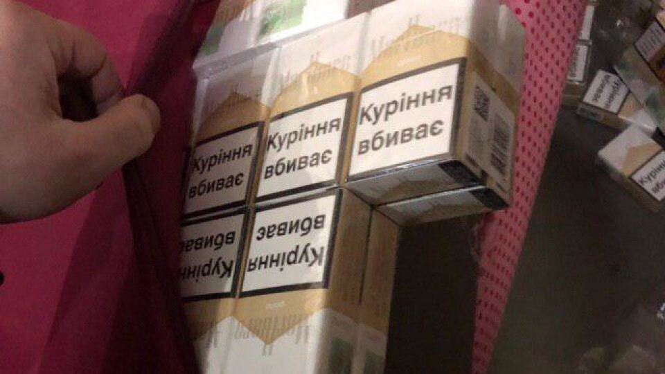 На «Ягодині» піймали контрабандиста, який наховав в матраці сигарет на 28 тисяч гривень. ФОТО