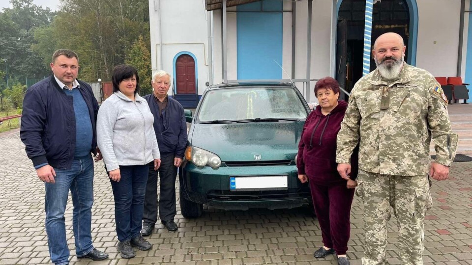 Сім'я ківерцівських підприємців передала власне авто для ЗСУ
