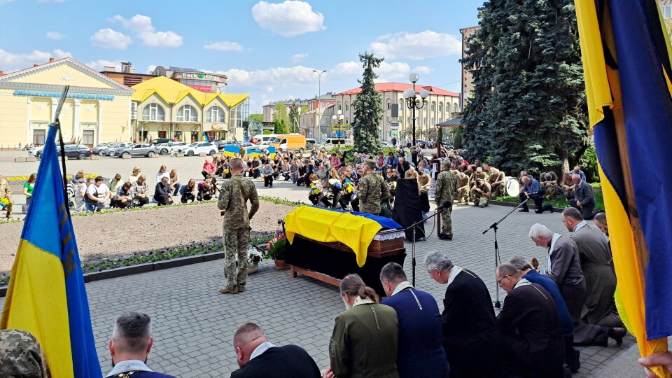 Замість дня народження – похорон: Ковель схилив голови перед Героєм. ФОТО