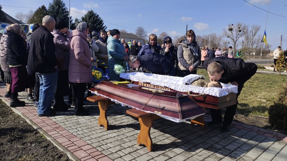 У громаді на Волині попрощалися із воїном. ФОТО