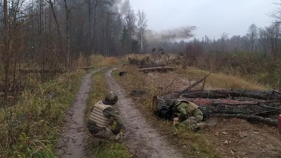 Показали, як волинські військові біля білоруського кордону вчаться зупиняти ворожу техніку