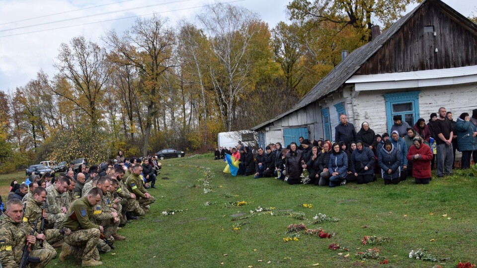 На Любешівщині попрощалися з двома загиблими за Україну Героями. ФОТО