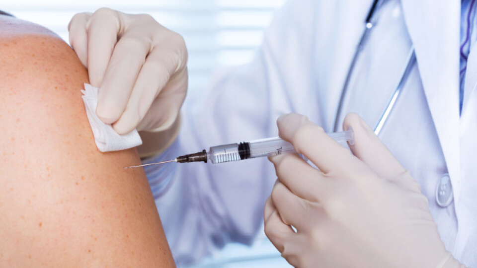 Українців щеплюватимуть вакциною Pfizer у центрах масової вакцинації