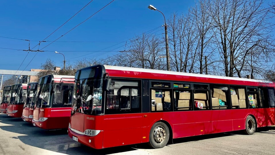 Луцьку подарували шість автобусів з гуманітарною допомогою