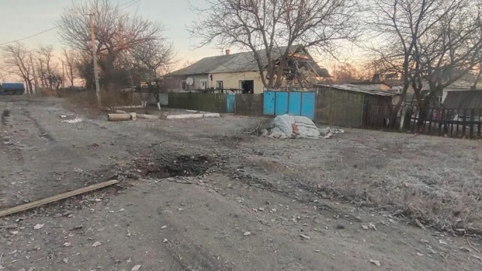 Бойовики на Донбасі обстріляли два житлових будинки. Людей діставали з-під завалів