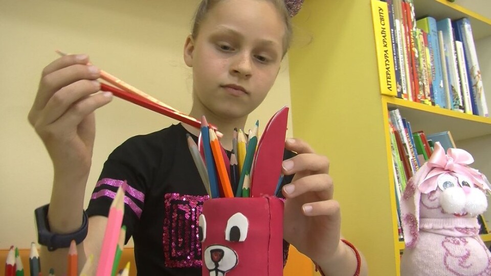 10-річна лучанка організовує творчі майстеркласи для дітей та збирає гроші для ЗСУ