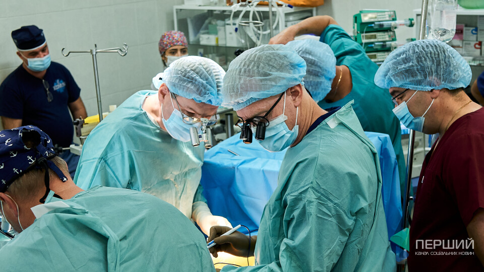 У Луцьку провели дві унікальні операції на судинах серця. Фоторепортаж