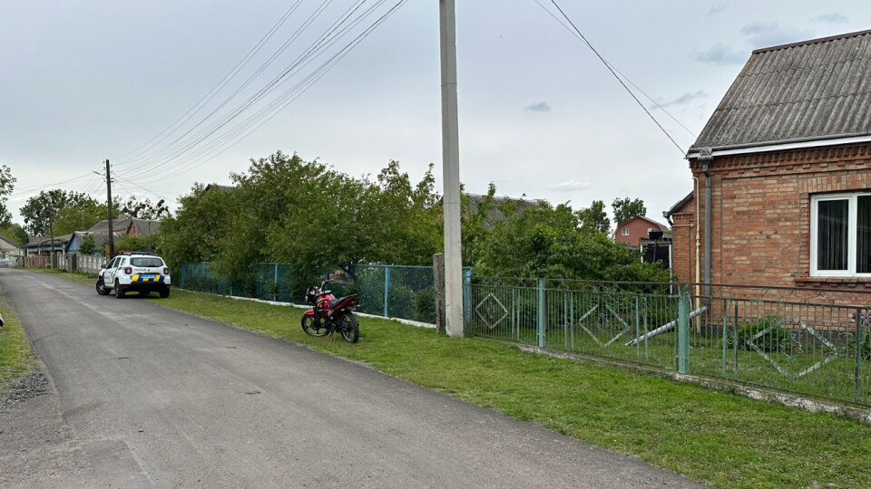 На Волині 14-річний хлопець влетів мотоциклом у стовп