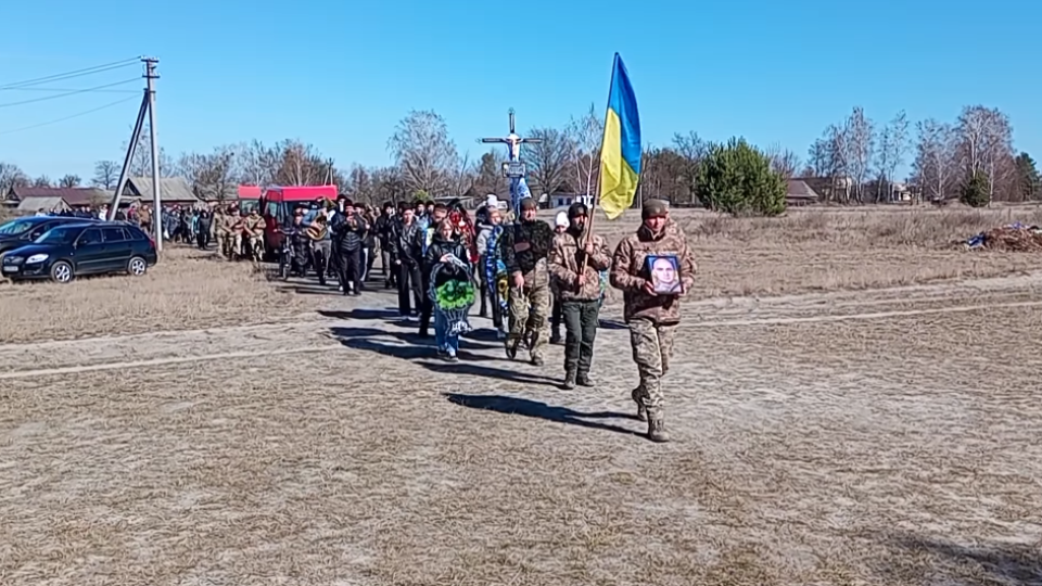 Громада на Волині попрощалася із захисником