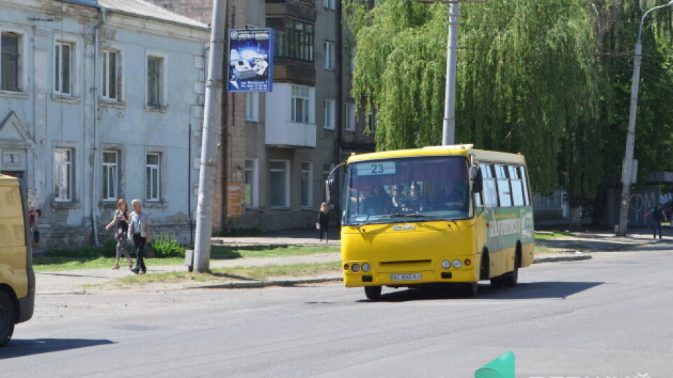 У луцьких маршрутках і тролейбусах можна розрахуватись банківськими картками