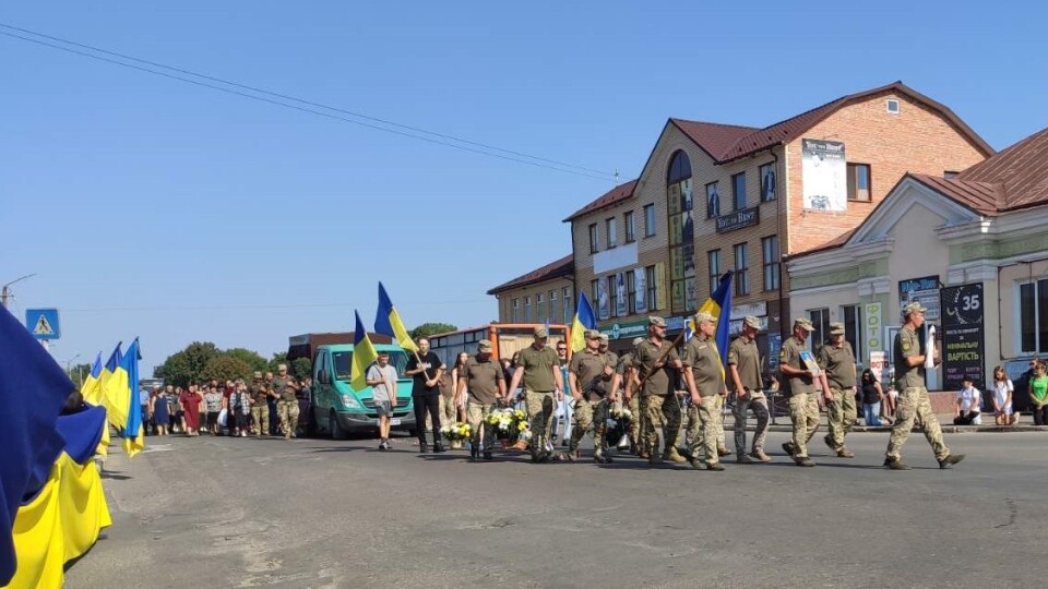 Зцілив не одне дитяче життя: на Волині провели в останню путь Героя Ігоря Колотюка. ФОТО