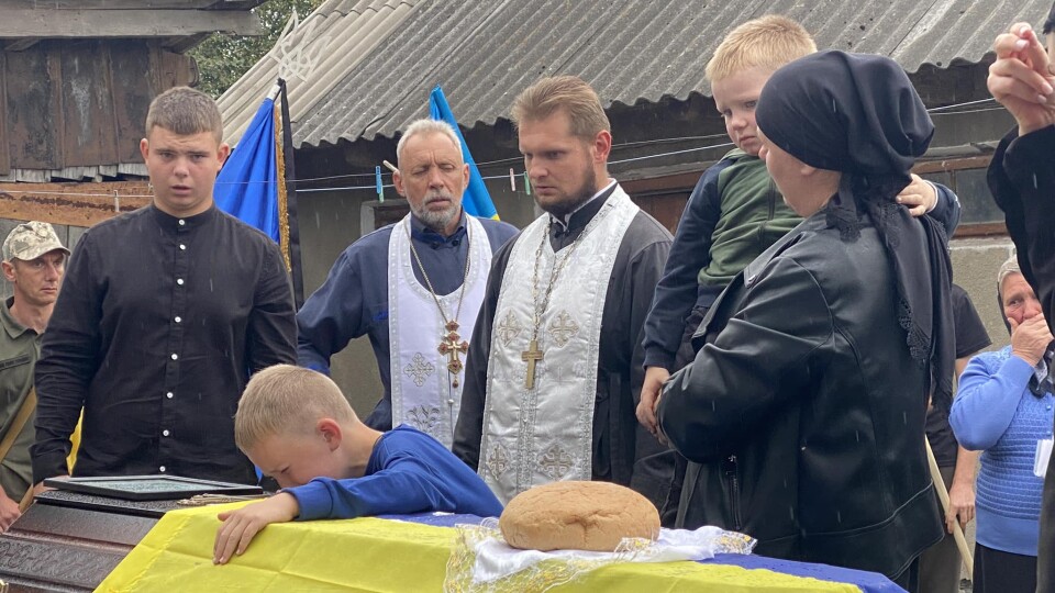 На Волині попрощалися з воїном Леонідом Сосницьким. ФОТО