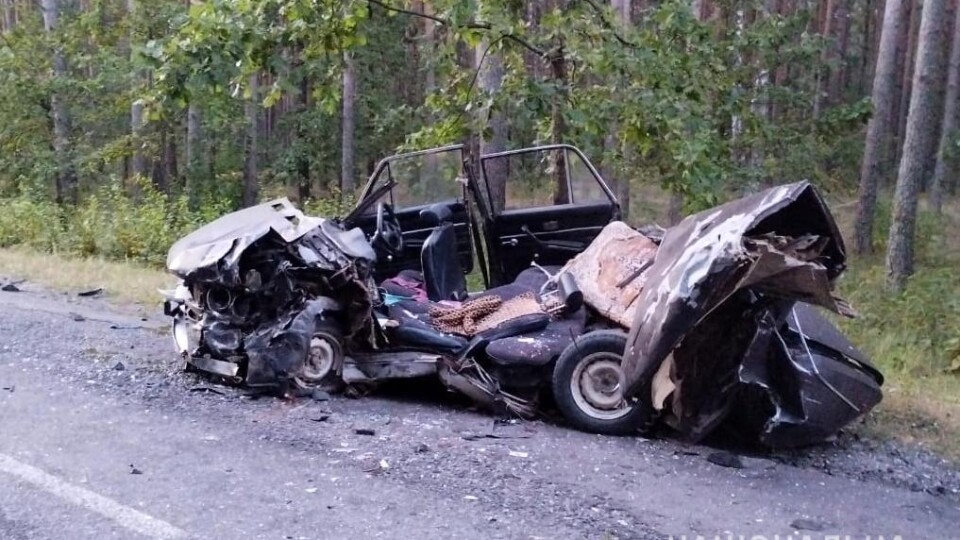 На Волині зіткнулися два автомобілі: загинув водій