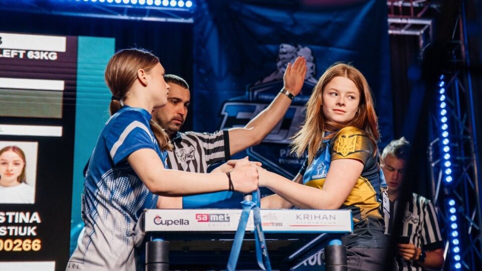 Юна волинянка привезла дві медалі з чемпіонату Європи  з армреслінгу