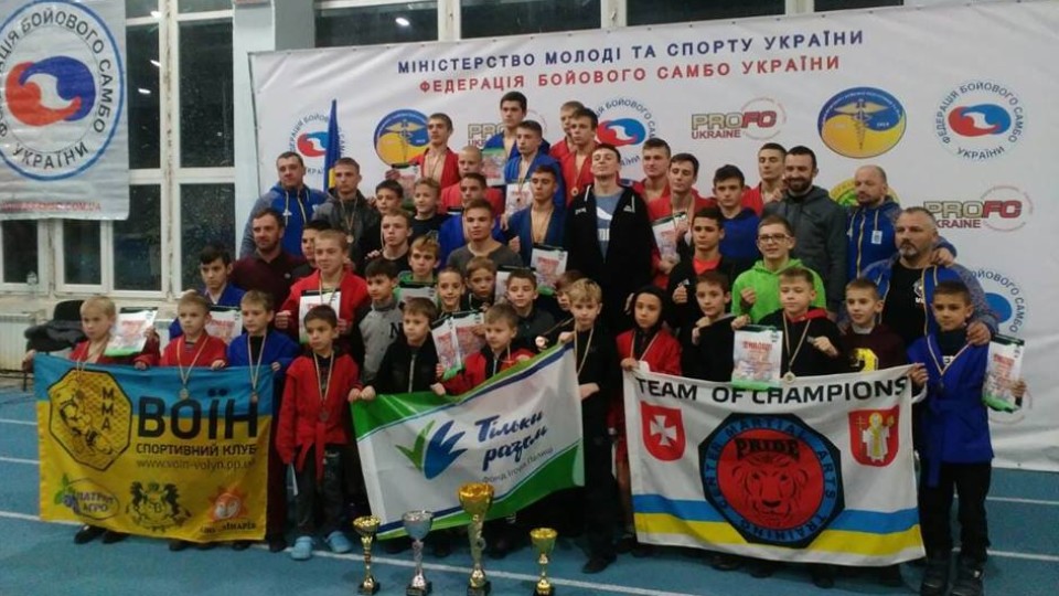 «Воїни» вибороли 8 золотих медалей на Кубку України з бойового самбо
