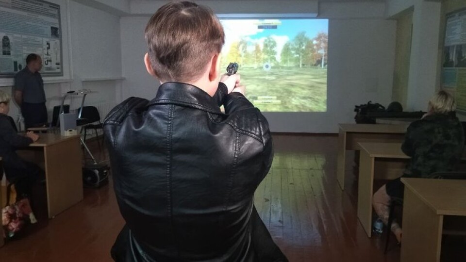 На курси стрільців у тирі волинського університету зареєструвалась перша сотня охочих. ВІДЕО