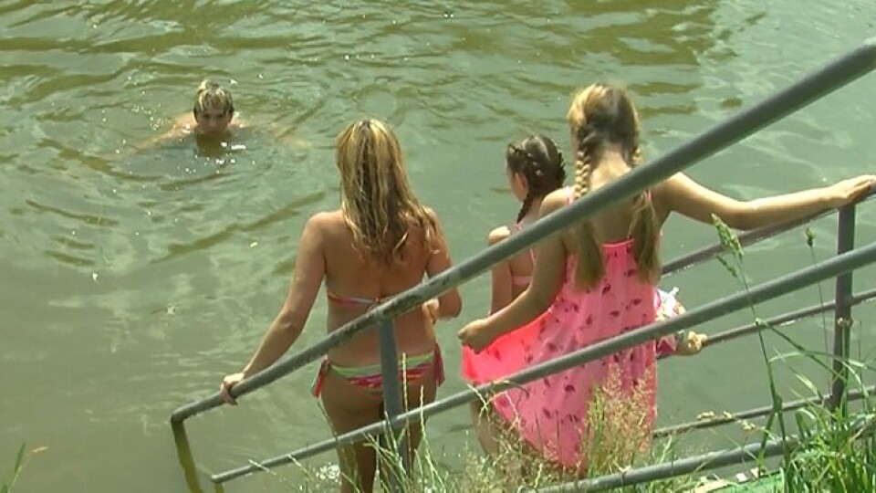 На Центральному пляжі Луцька заборонили купатися. У воді знайшли кишкову паличку