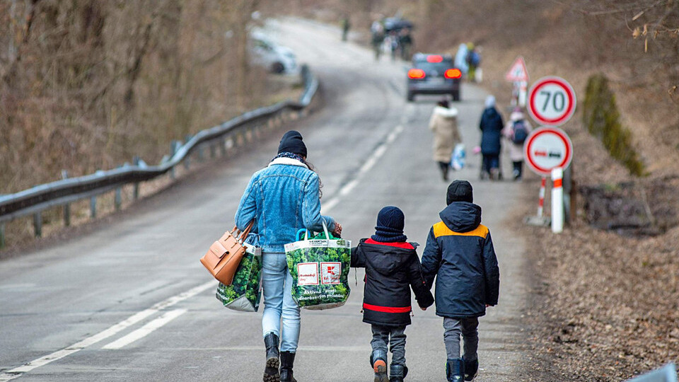 В Україні планують спростити правила вивезення дітей за кордон. Що зміниться