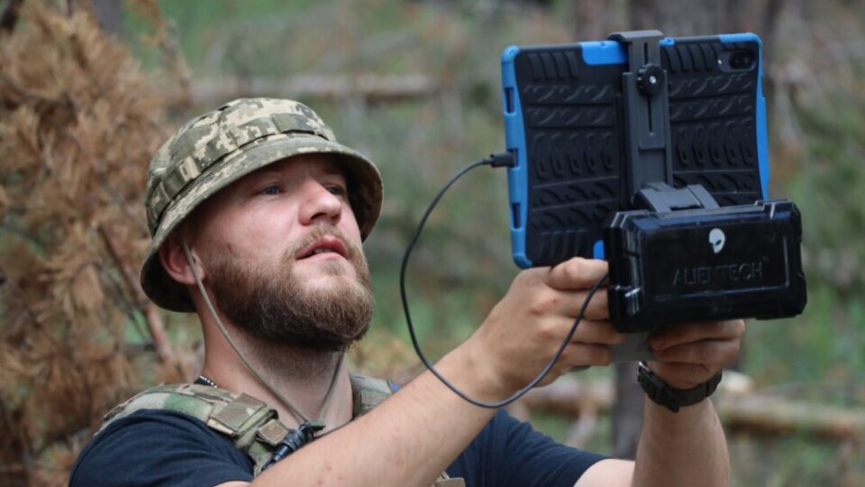 «Пісня буде після Перемоги». Історія «любешівського соловейка», який нині керує «пташками» на фронті